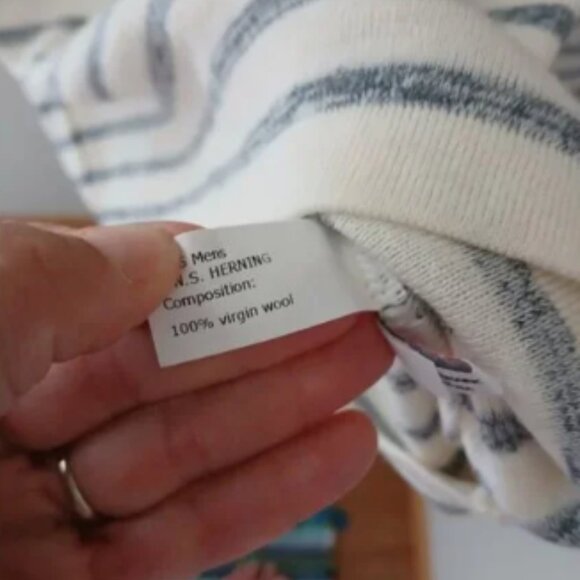 S.N.S. Herning 100% Virgin Wool Sweater Size Large Gray Cream Stripe Nautical - Picture 7 of 13